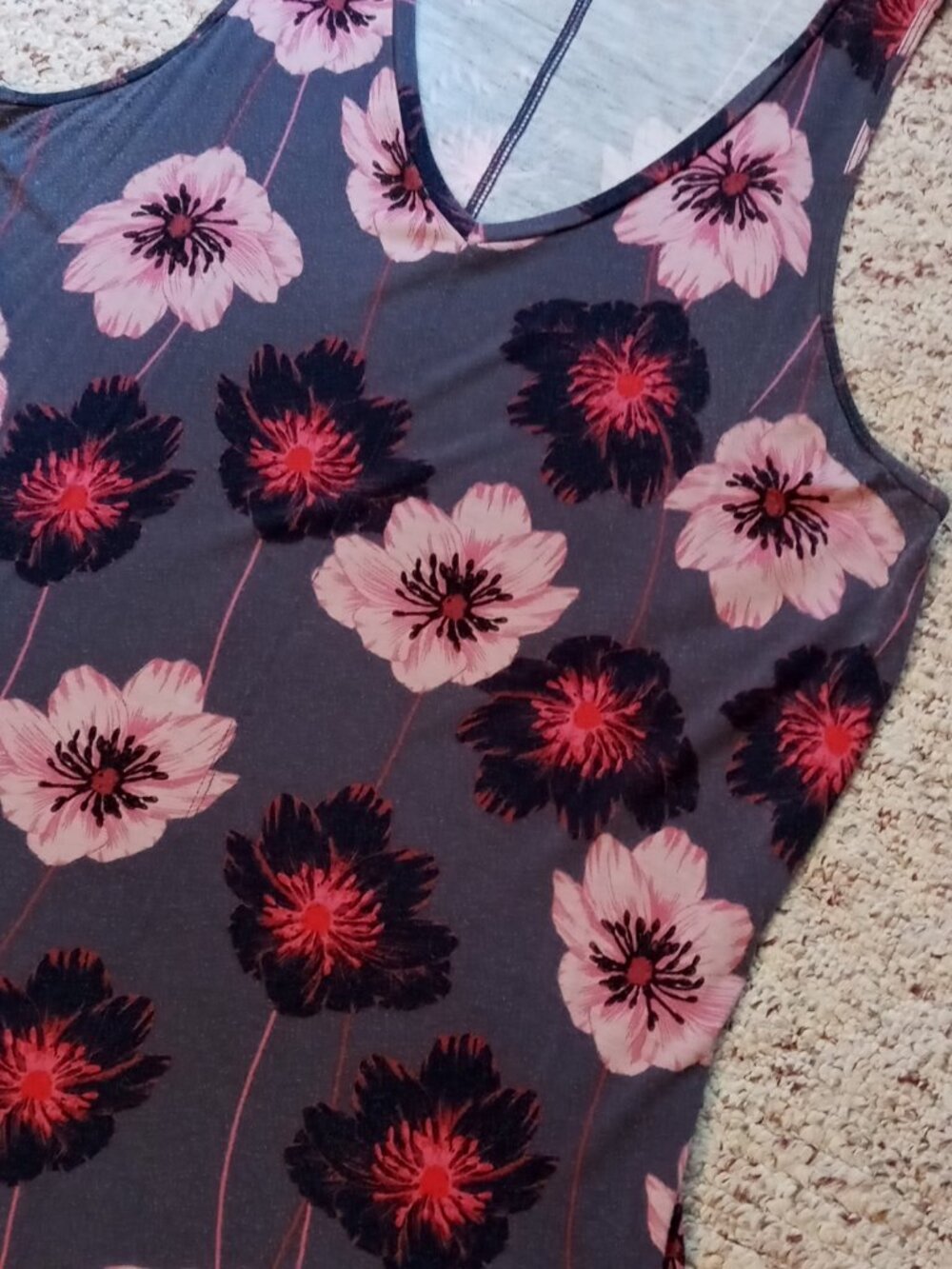 Maurices 24/7 Flowy Tank Top Sz XL Gray w/ Pink & Black Flowers - Picture 11 of 12